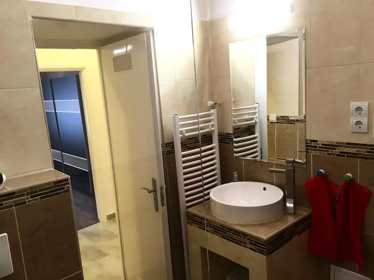 בודפשט Standard Apartment By Hi5 - Ruin Bar Distr. הונגריה